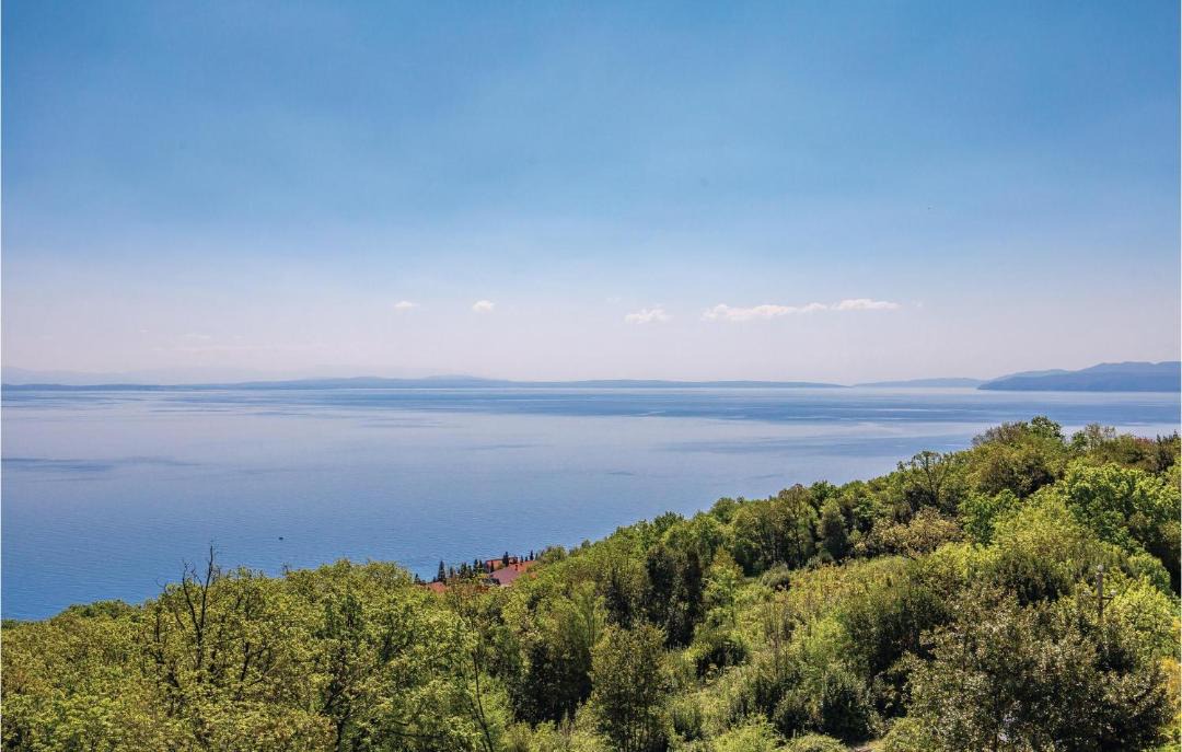 Photo of Outdoor in Pobri