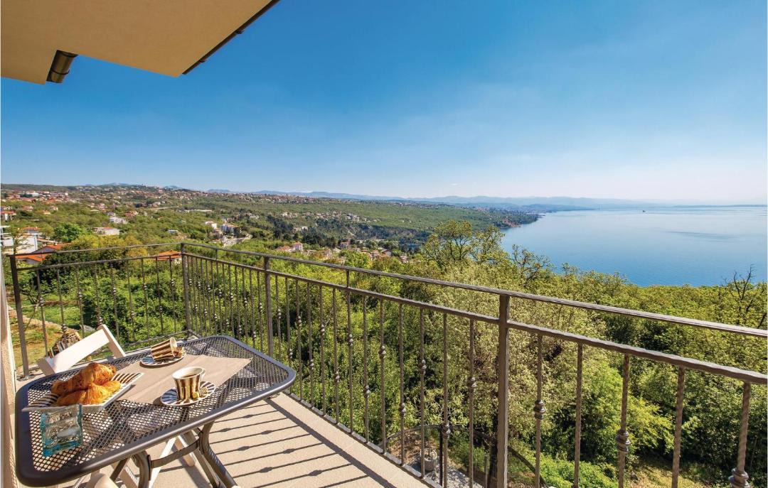 Photo of Patio Balcony in Pobri