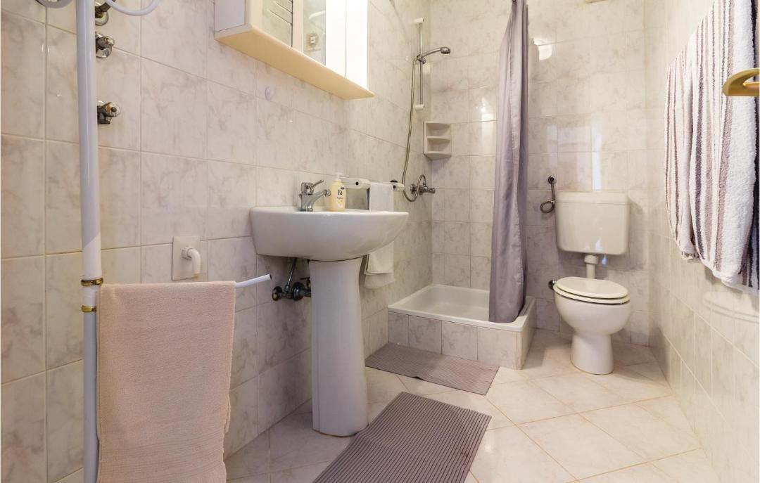 Photo of Bathroom in Valbandon