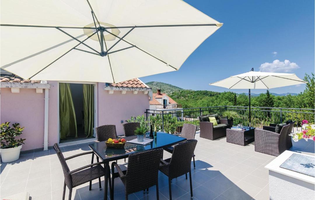 Photo of Patio Balcony in Kobas