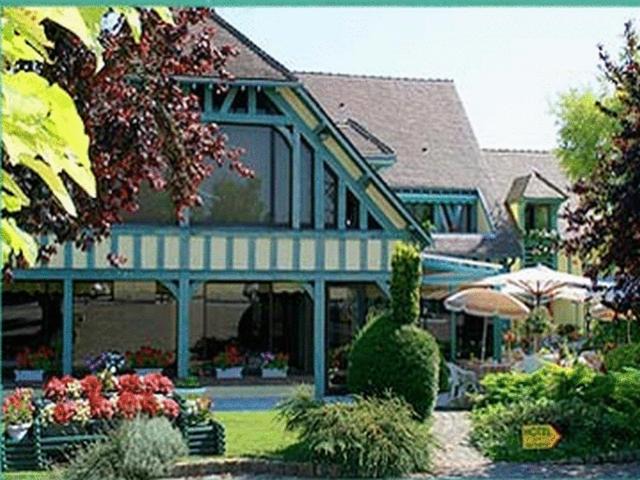 Photo of Buildings in Breviandes