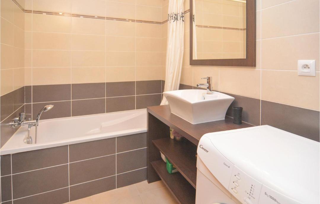 Photo of Bathroom in Aigues-Mortes