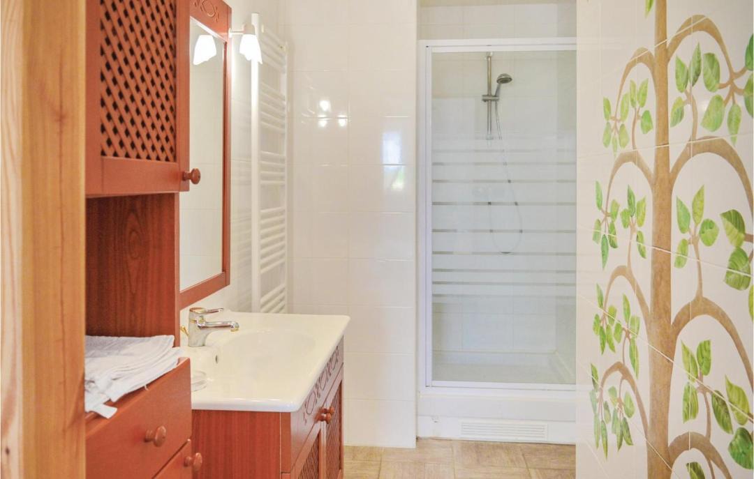 Photo of Bathroom in Roisel