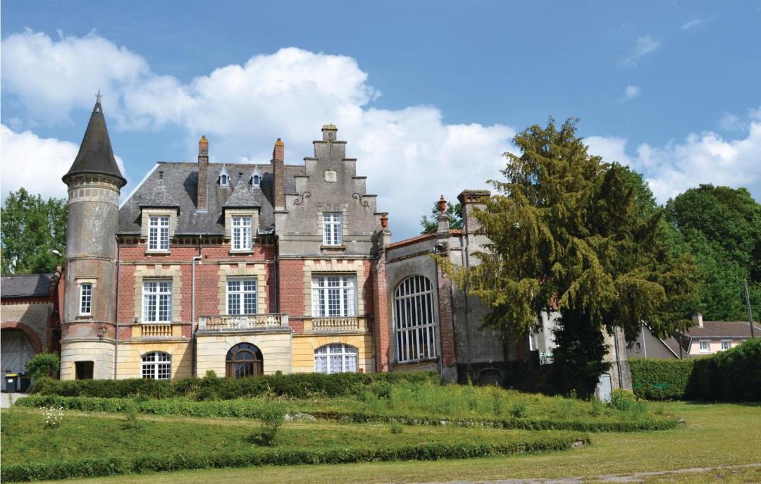 Photo of Others in Marconne