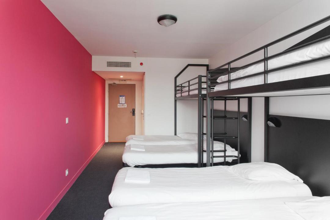 Photo of Bedroom in Python Duvernois