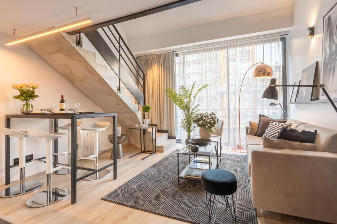 Photo of Livingroom in 15th Arrondissement