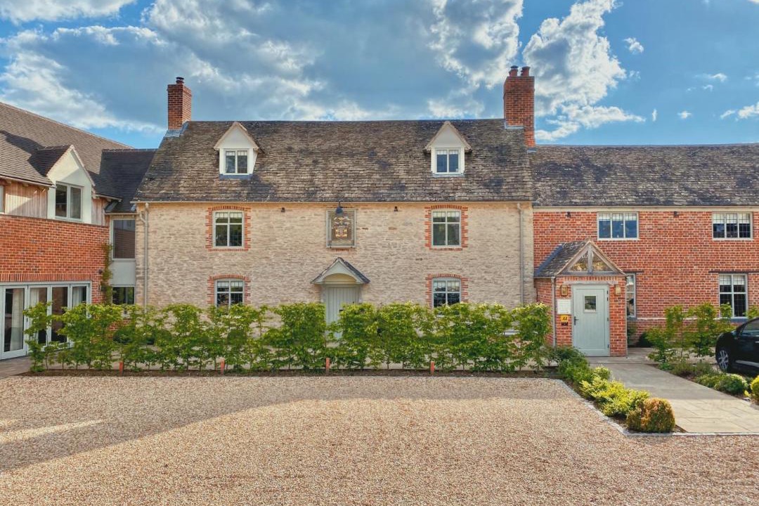 Photo of Others in South Leigh