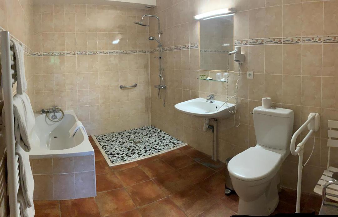 Photo of Bathroom in Serrieres