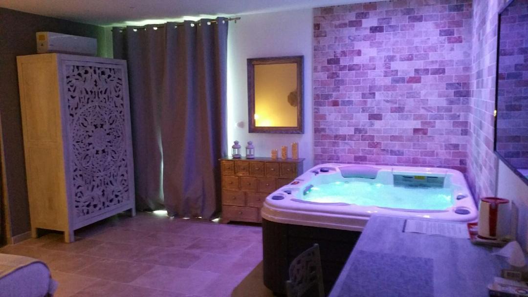 Photo of Bathroom in Cornillon-Confoux