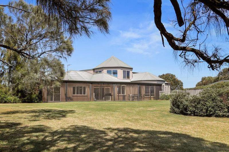 Photo of Buildings in Cowes