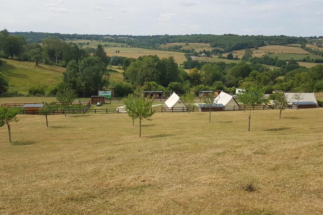 Photo of Others in Survie