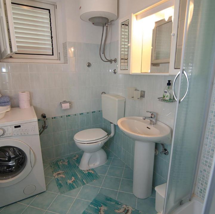 Photo of Bathroom in Cove Murtar