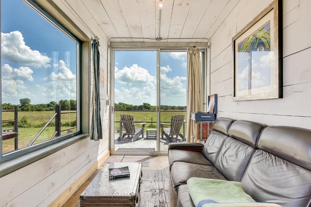 Photo of Livingroom in Round Top