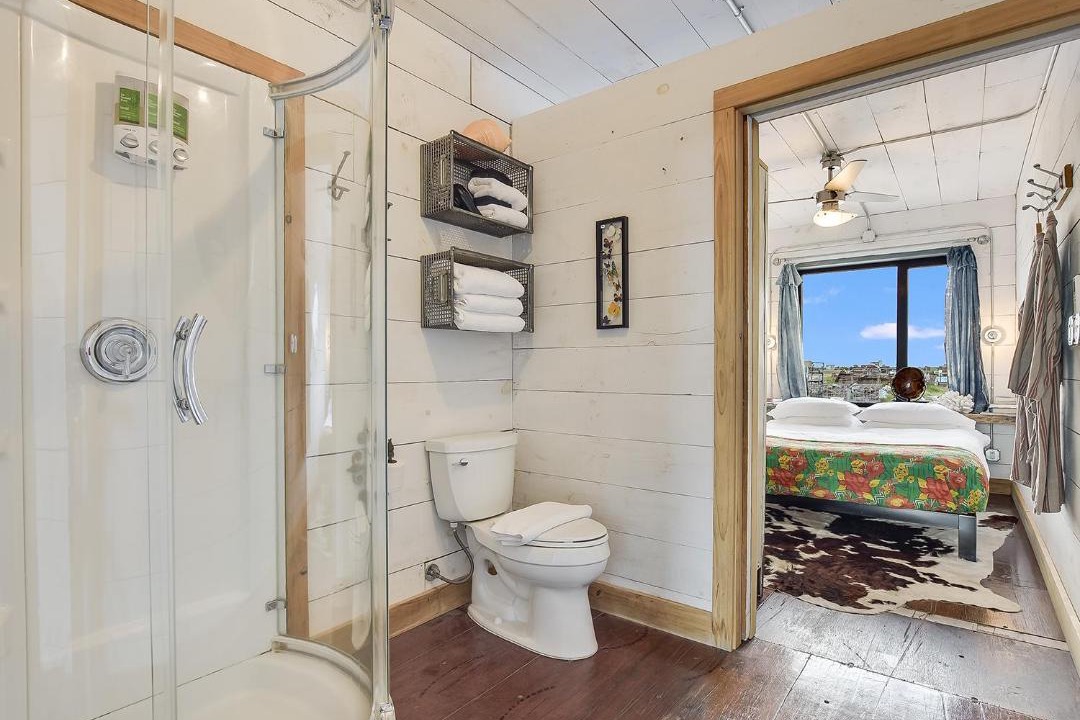 Photo of Bathroom in Round Top