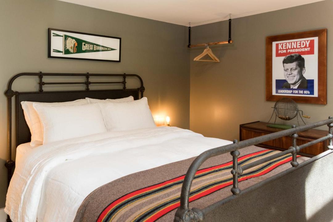 Photo of Others in Housatonic