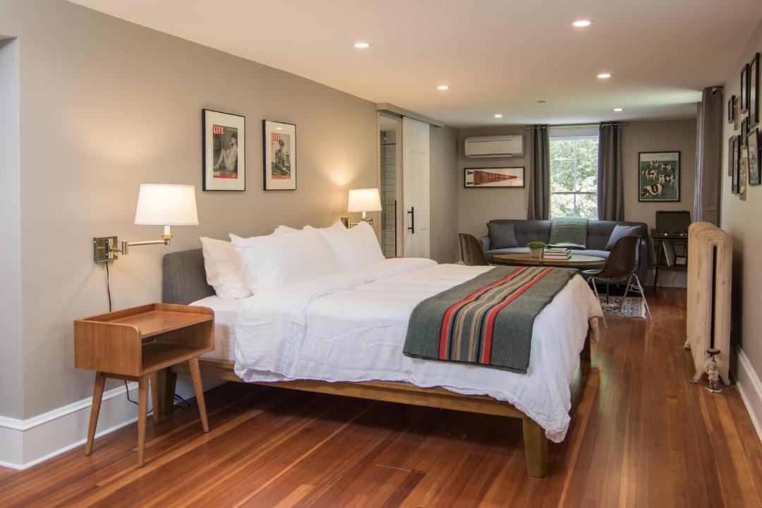 Photo of Others in Housatonic