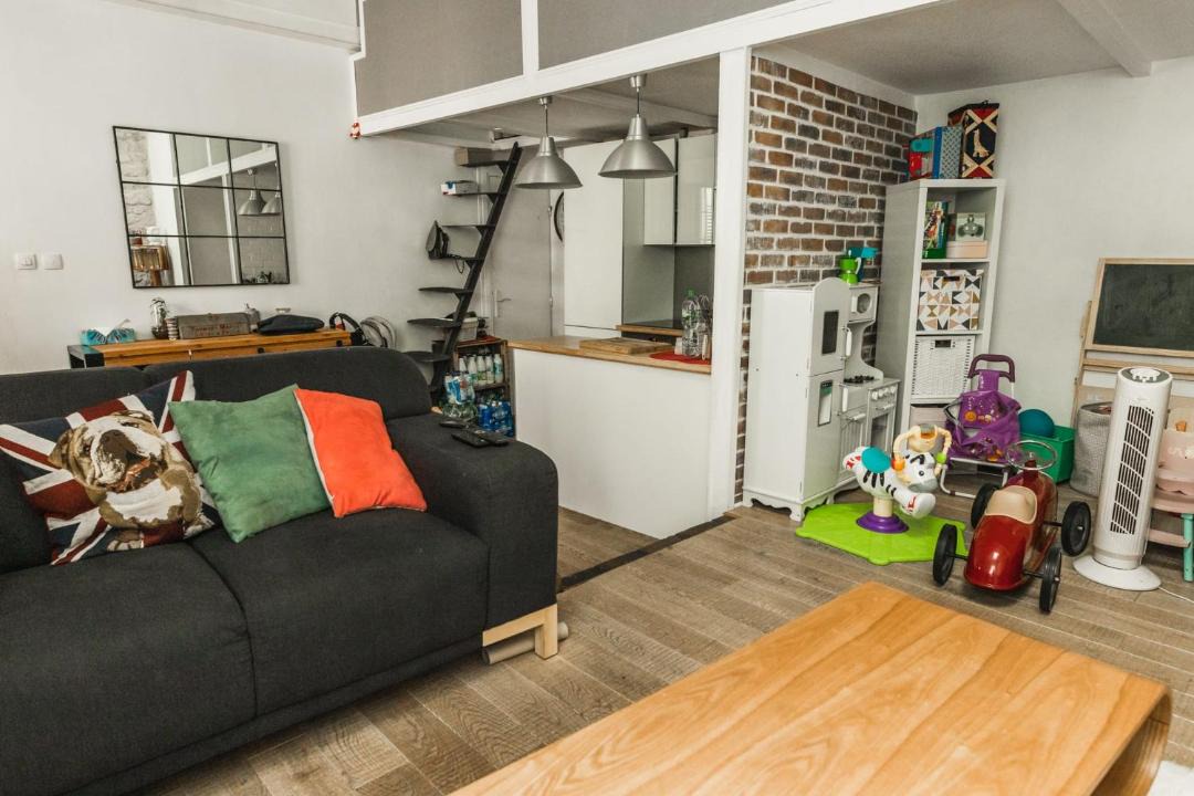 Photo of Livingroom in 17th Arrondissement
