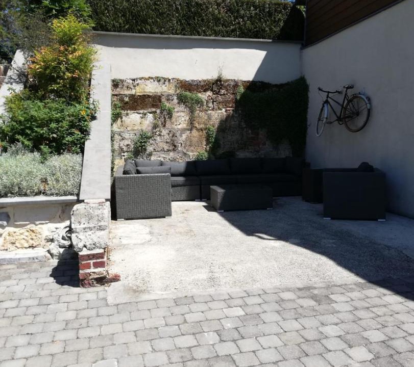 Photo of Others in Bucilly