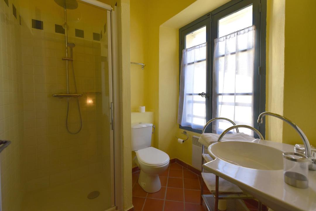 Photo of Others in Canari