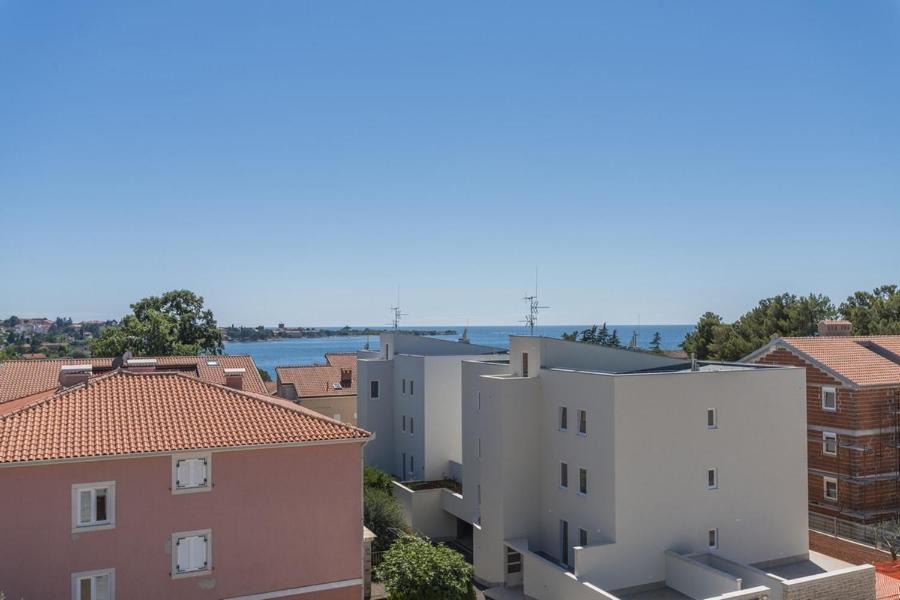 Photo of Buildings in Karigador