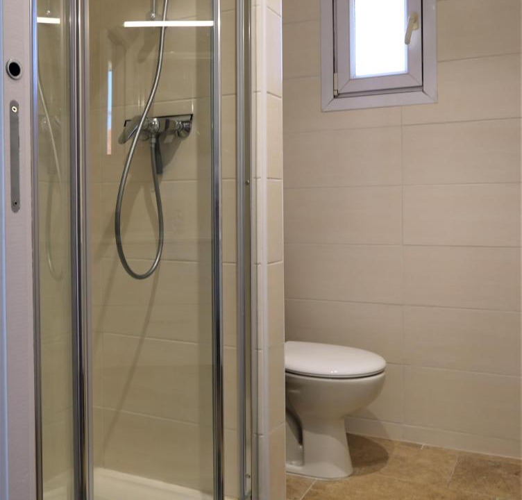 Photo of Bathroom in Vernier