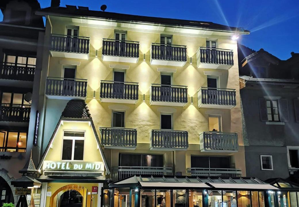 Photo of Others in Thones