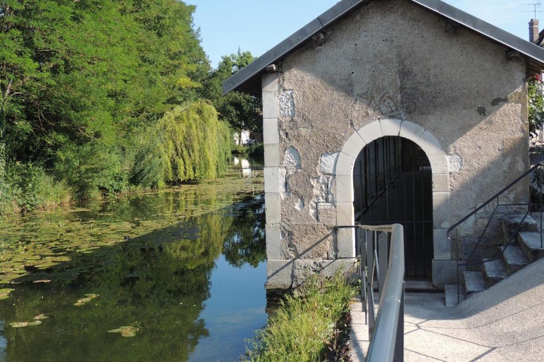 Photo of Buildings in Chablis