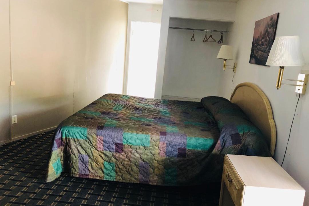 Photo of Bedroom in Garberville