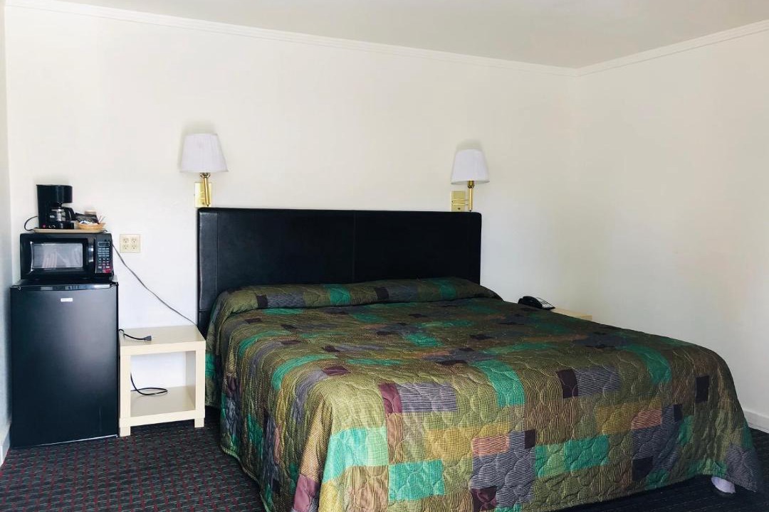Photo of Bedroom in Garberville