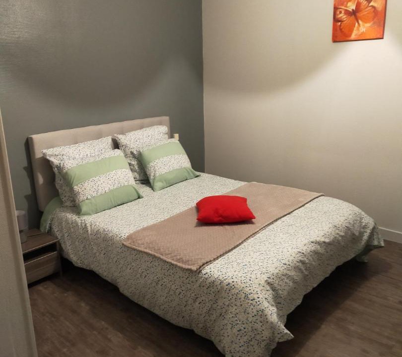 Photo of Bedroom in Bourbon-Lancy