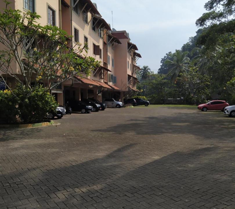 Photo of Buildings in Carita