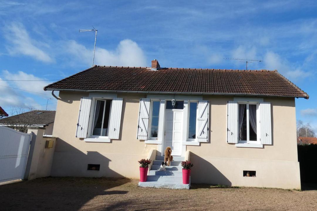 Photo of Others in Commentry