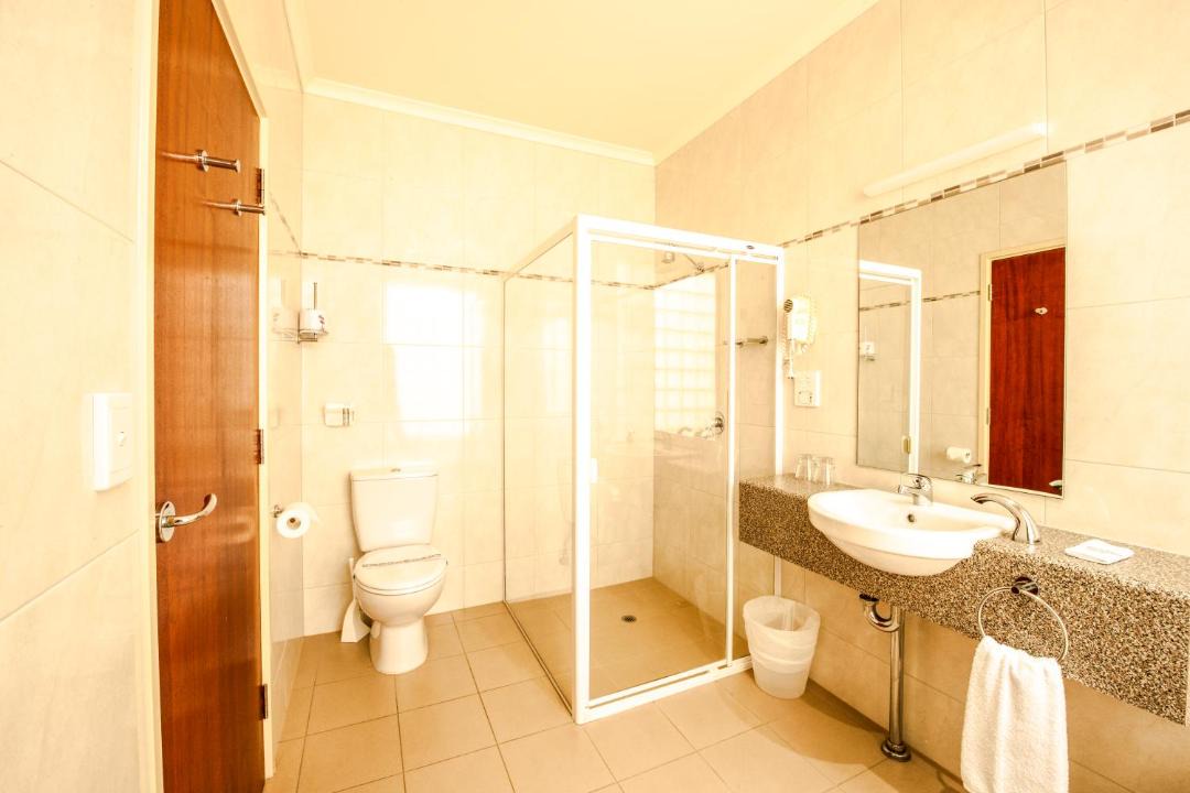 Photo of Bathroom in Strathalbyn