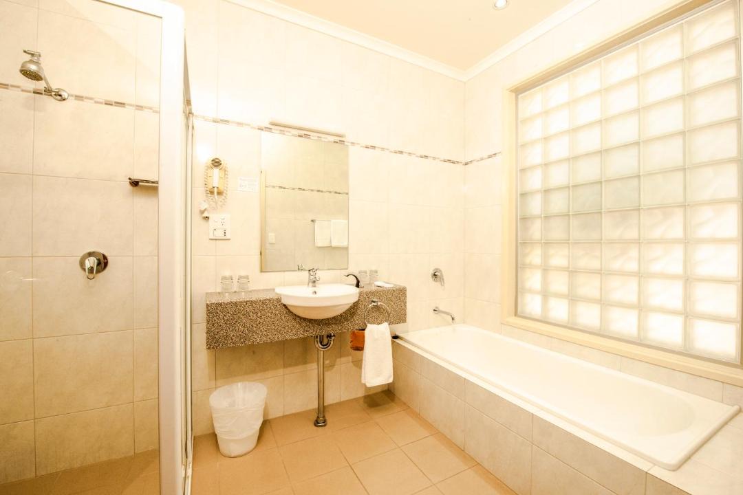 Photo of Bathroom in Strathalbyn