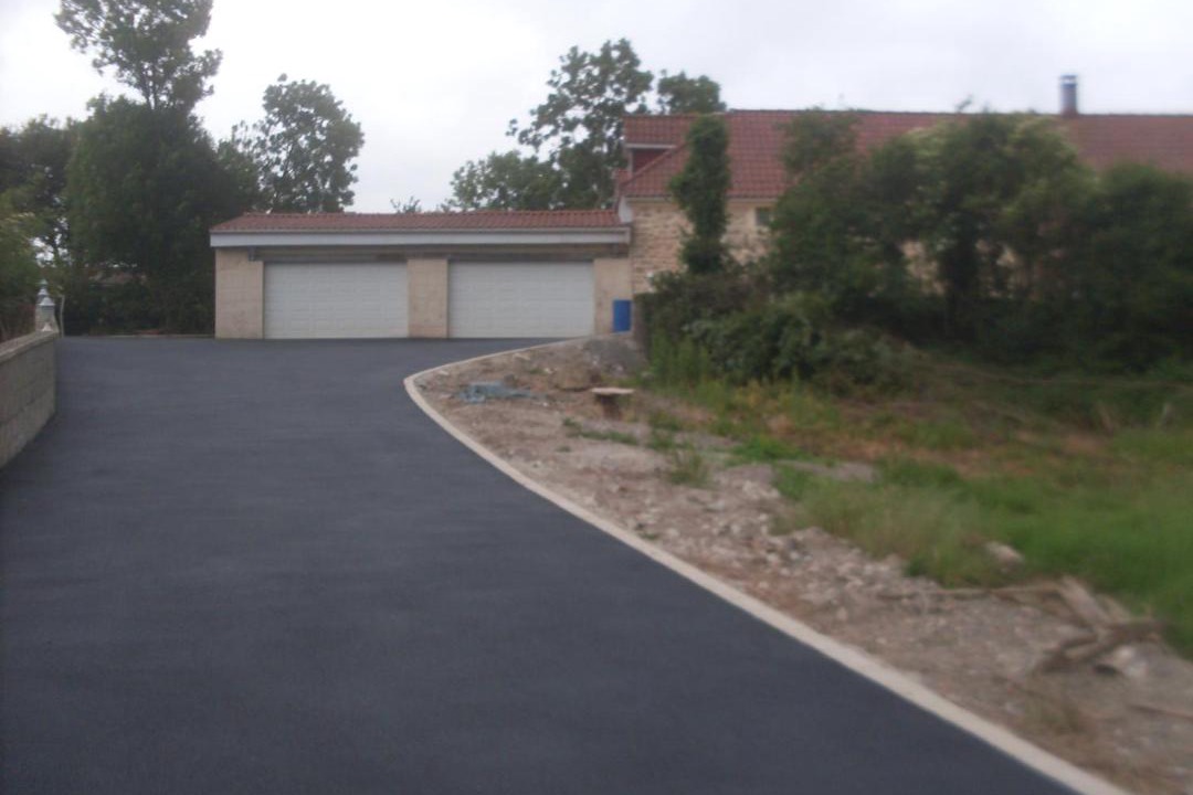 Photo of Buildings in Rety