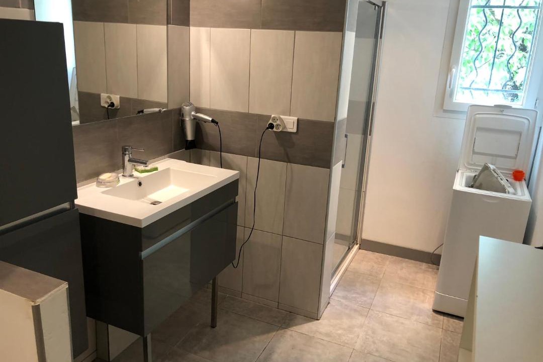 Photo of Bathroom in Berrias-et-Casteljau