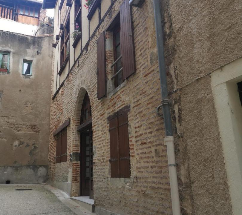Photo of Buildings in Cahors Old Town