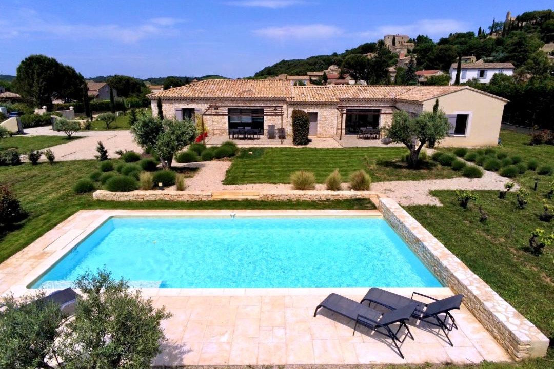 Photo of Others in Venejan