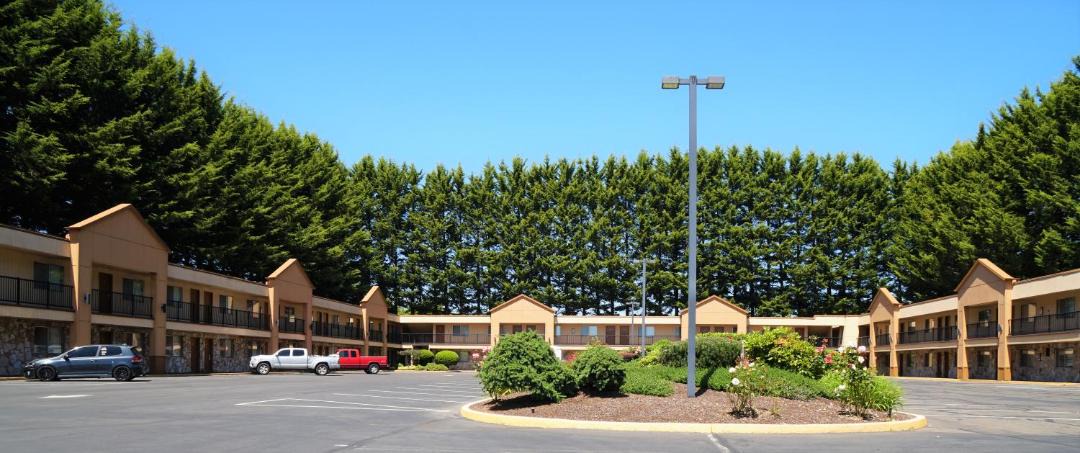 Photo of Others in McMinnville