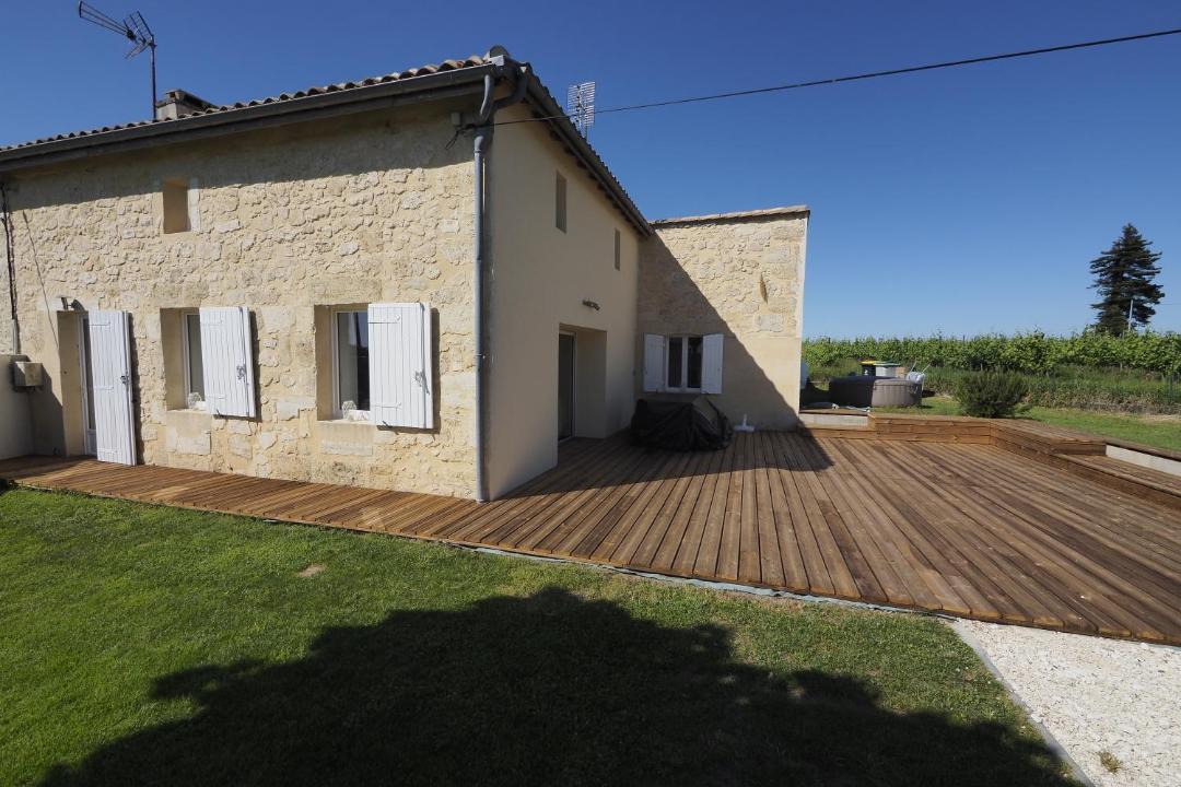 Photo of Buildings in Verac