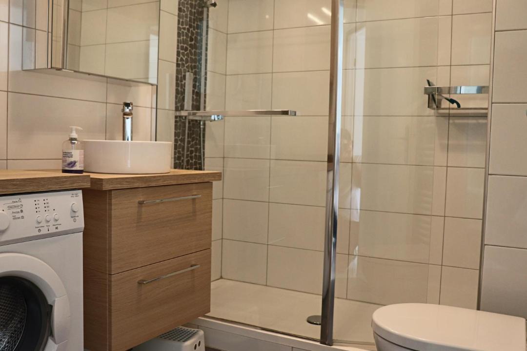 Photo of Bathroom in Hyeres City Centre