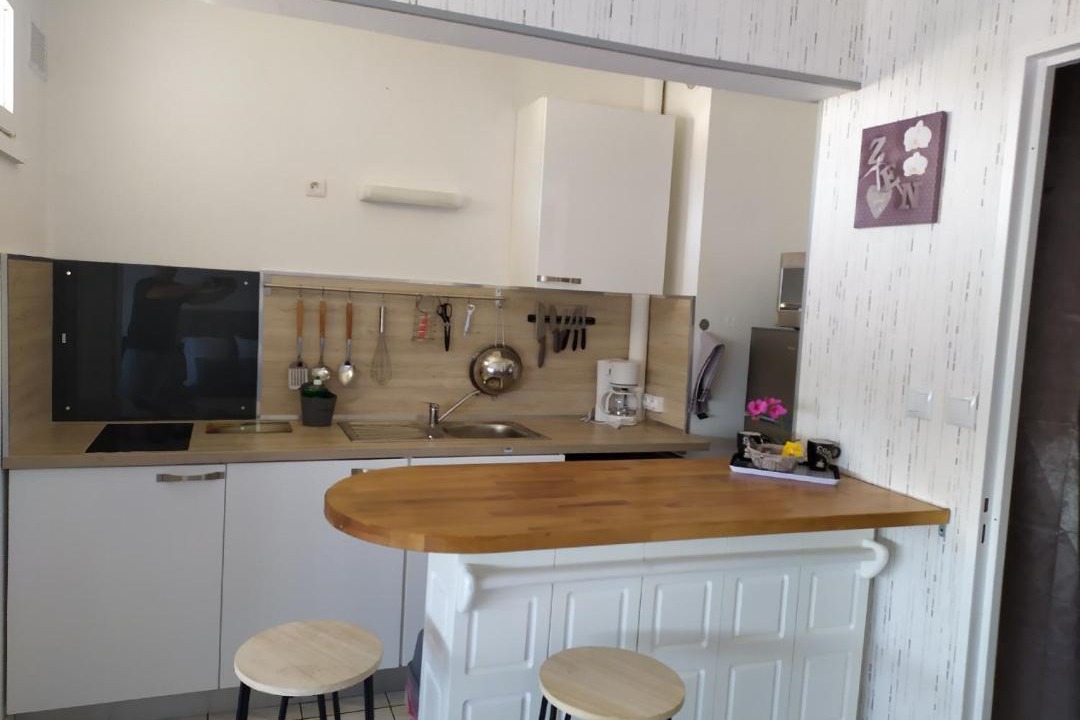 Photo of Others in Sens