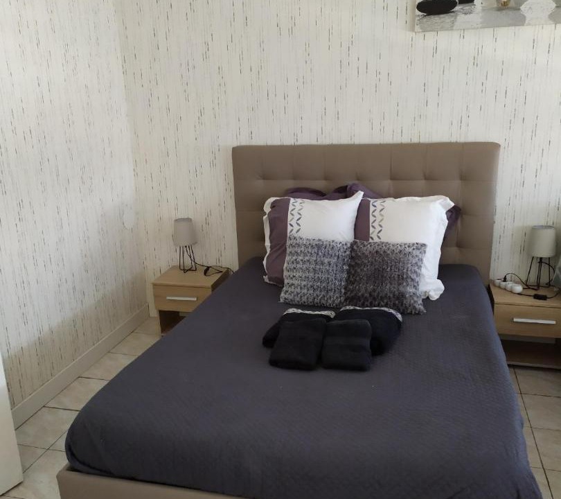 Photo of Others in Sens