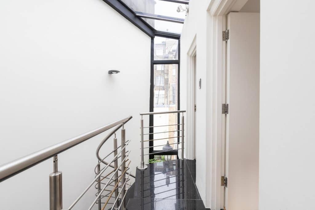 Photo of Others in Knightsbridge