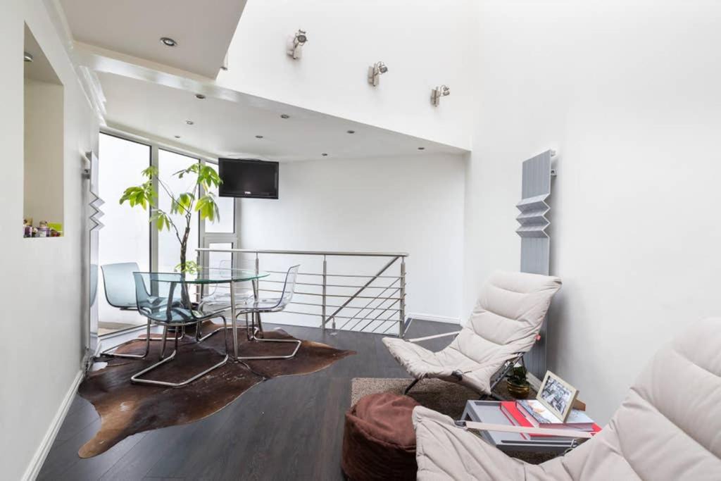 Photo of Livingroom in Knightsbridge