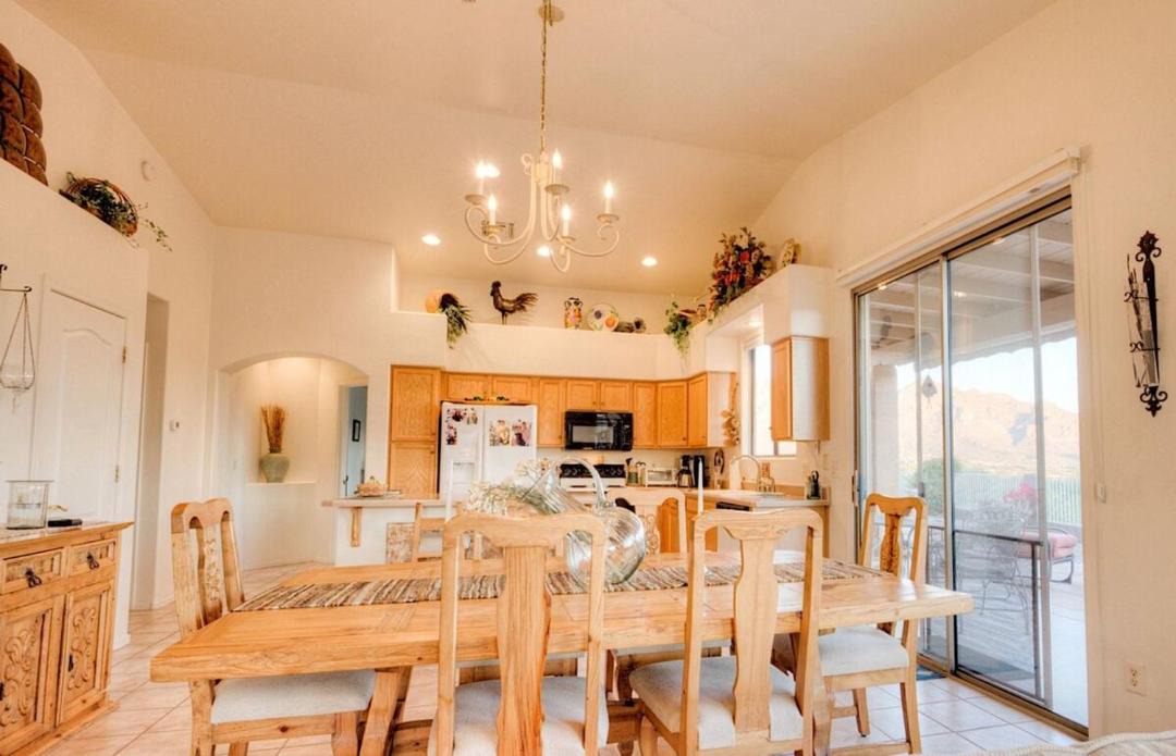Photo of Livingroom in Oro Valley