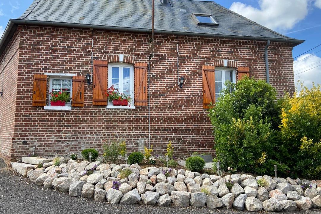 Photo of Buildings in Wanchy-Capval
