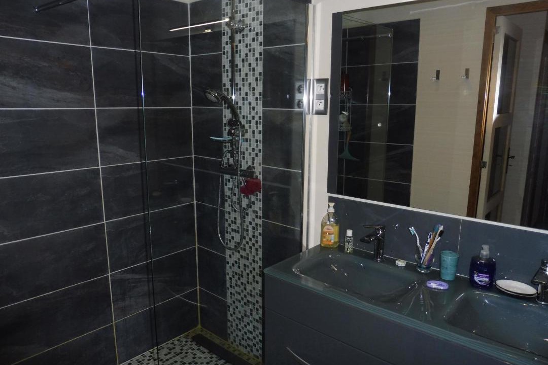 Photo of Others in Vernot