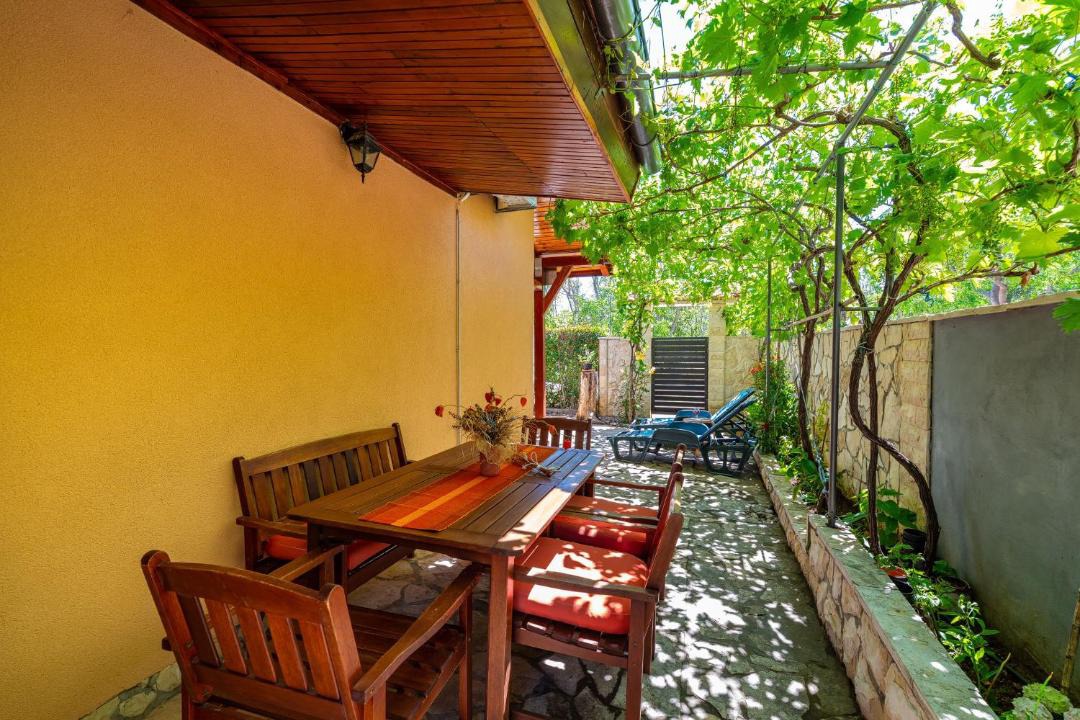 Photo of Patio Balcony in Nin
