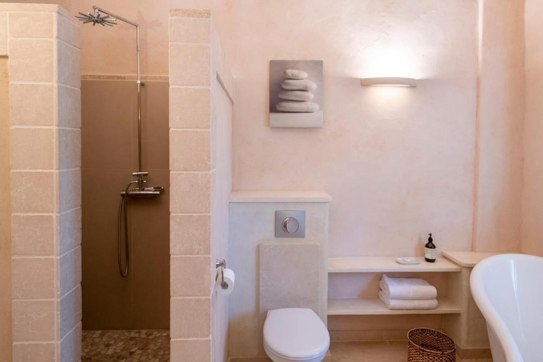 Photo of Bathroom in Joucas